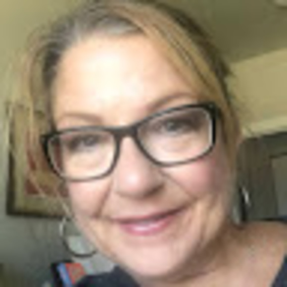 Meet your Posher, Jennifer - Picture 1 of 1